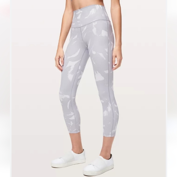 lululemon athletica Pants - RARE Lululemon Pattern Wunderunder Leggings 25"